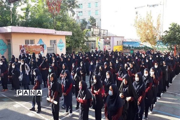 مراسم امامت امام مهدی (عج) در دبیرستان 13 آبان ناحیه یک کرج