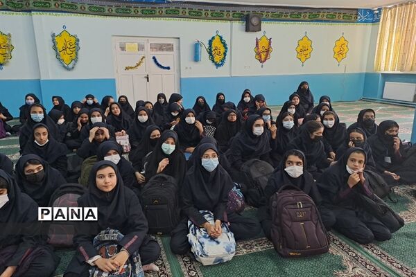 مراسم امامت امام مهدی (عج) در دبیرستان 13 آبان ناحیه یک کرج