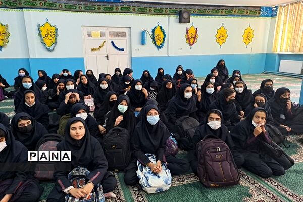 مراسم امامت امام مهدی (عج) در دبیرستان 13 آبان ناحیه یک کرج