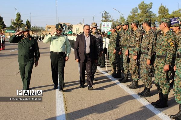 صبحگاه مشترک یگان‌های نمونه نیروهای مسلح استان سمنان