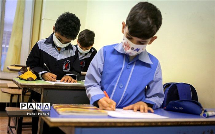 نقش اعتماد به‌نفس در پیشرفت تحصیلی دانش‌آموزان