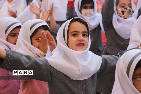 هفته ملی کودک در مدرسه شهید‌اخوان استان همدان
