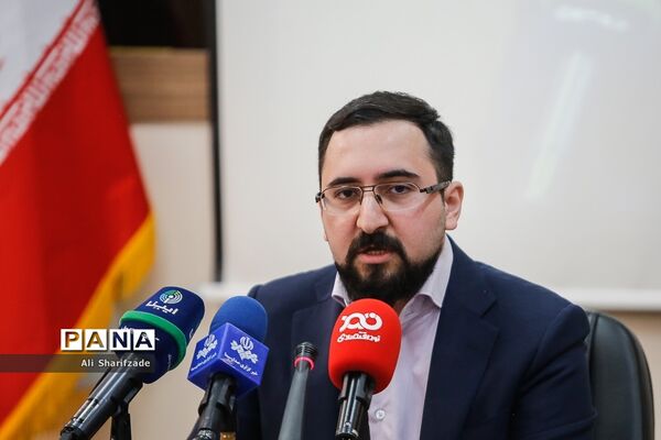 نشست خبری معاون اتاق ایران