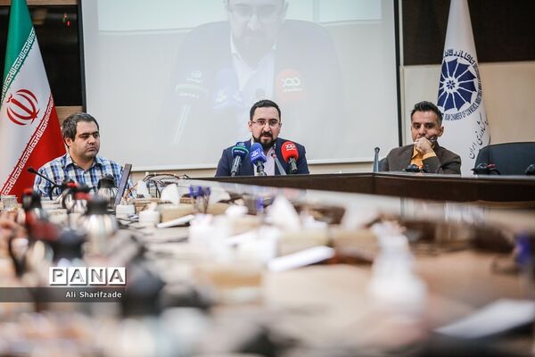نشست خبری معاون اتاق ایران