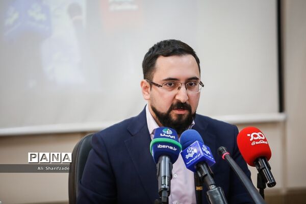 نشست خبری معاون اتاق ایران