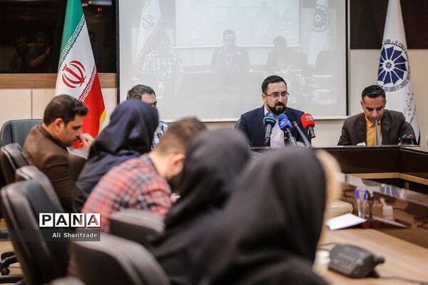 نشست خبری معاون اتاق ایران