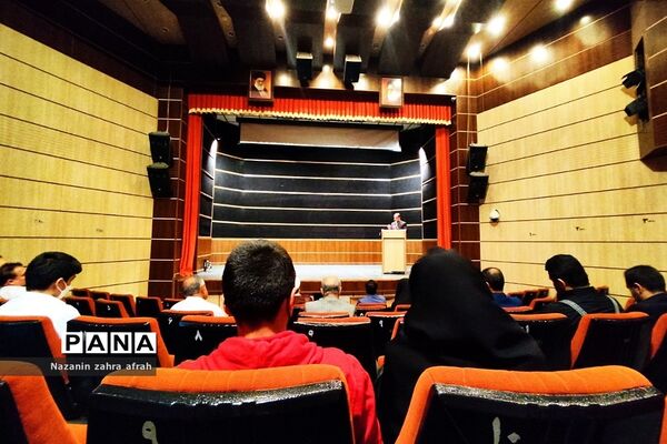 مراسم  تجلیل از هنرمندان شاخص شرق استان تهران در دماوند