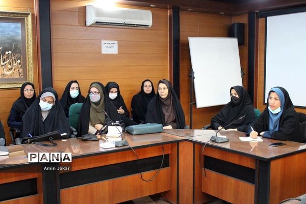 سلسله جلسات جهاد تبیین ویژه مربیان برتر سازمان دانش‌آموزی نواحی چهارگانه شیراز