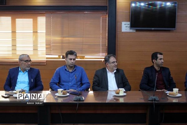 سلسله جلسات جهاد تبیین ویژه مربیان برتر سازمان دانش‌آموزی نواحی چهارگانه شیراز