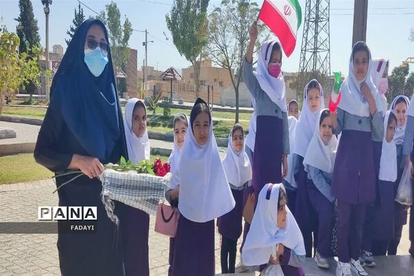 هفته ملی کودک با شعار «حال خوش کودکی، رنگ خوش زندگی» در اردستان