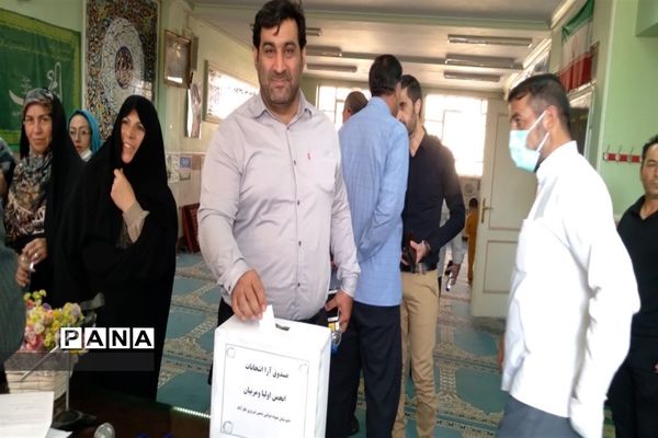 برگزاری انتخابات انجمن اولیا و مربیان‌ دبیرستان نمونه دولتی شمس تبریز‌ی شهرستان نظرآباد