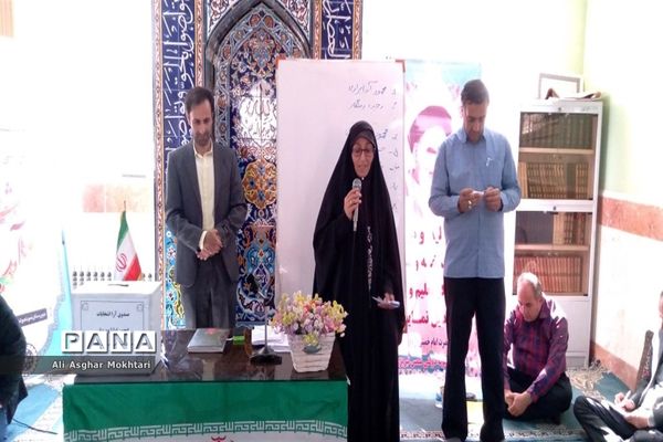 برگزاری انتخابات انجمن اولیا و مربیان‌ دبیرستان نمونه دولتی شمس تبریز‌ی شهرستان نظرآباد