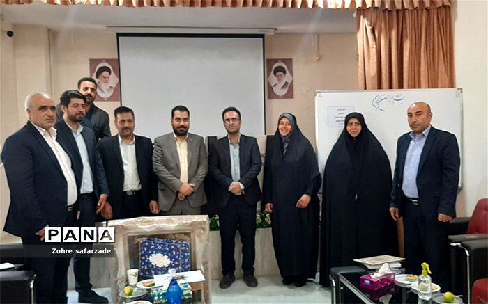 خادمان پرورش و تربیت دانش‌آموزان در مسیری اخروی و روشن حرکت می‌کنند