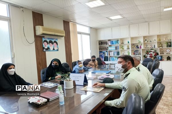 تجلیل از دانش‌آموزان برگزیده مسابقات نقاشی هفته فراجا استان بوشهر