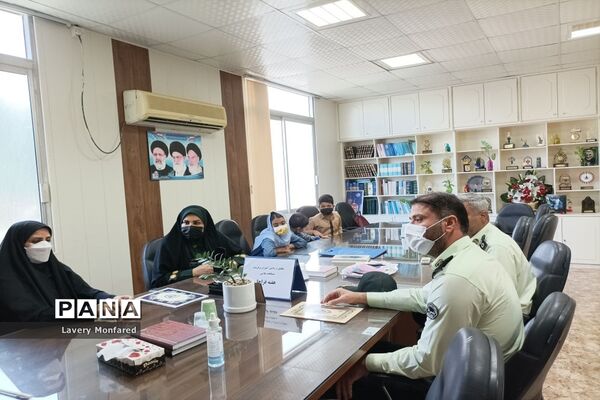 تجلیل از دانش‌آموزان برگزیده مسابقات نقاشی هفته فراجا استان بوشهر