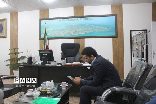 نشست معاون تربیت‌بدنی و سلامت آموزش و پرورش استان بوشهر با  رئیس هیات ورزش روستایی و بازی‌های بومی محلی استان