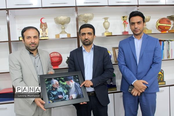 نشست معاون تربیت‌بدنی و سلامت آموزش و پرورش استان بوشهر با  رئیس هیات ورزش روستایی و بازی‌های بومی محلی استان