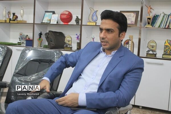 نشست معاون تربیت‌بدنی و سلامت آموزش و پرورش استان بوشهر با  رئیس هیات ورزش روستایی و بازی‌های بومی محلی استان