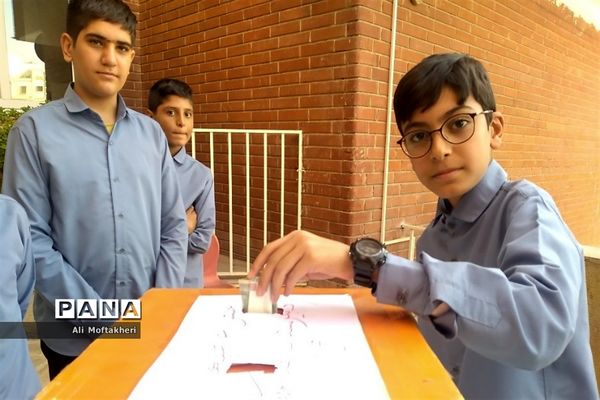 برگزاری جشن عاطفه‌ها در دبیرستان نمونه دولتی انصارالمهدی قرچک