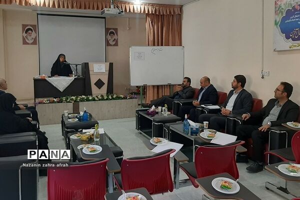 آیین تکریم و معارفه معاون پرورشی و تربیت‌بدنی آموزش و‌ پرورش رودهن