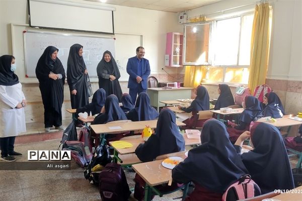 برگزاری روز جهانی تخم مرغ در دبستان مهر شهرستان شهریار