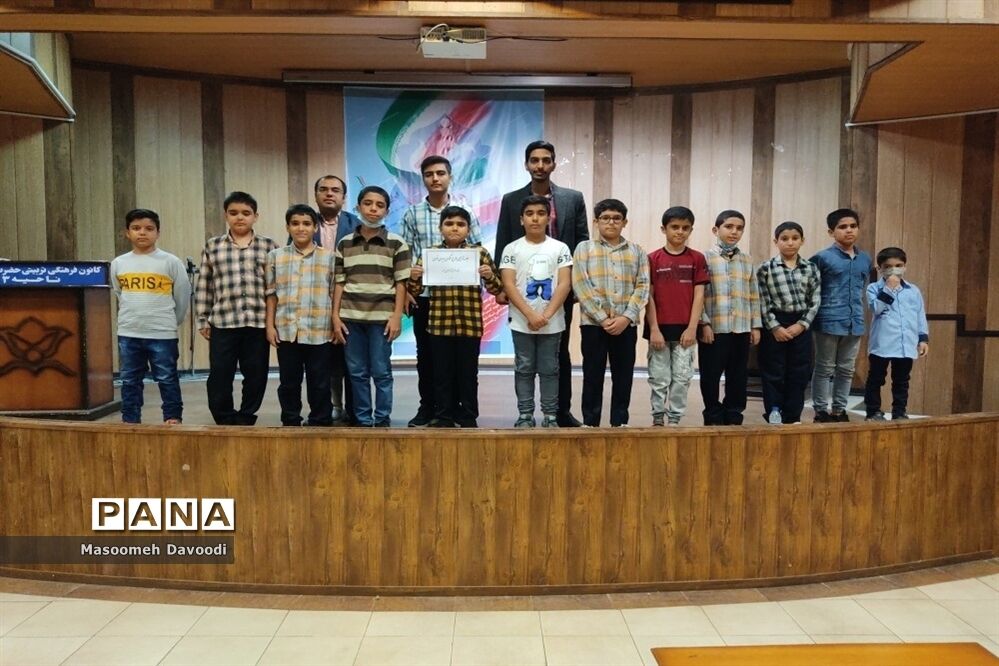برگزاری جلسه توجیهی طرح سکوی ایران قوی در ناحیه 3 شیراز