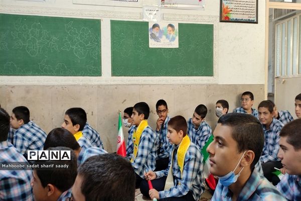 برگزاری جشن هفته وحدت در آموزش و پرورش‌ ناحیه ۴ شیراز