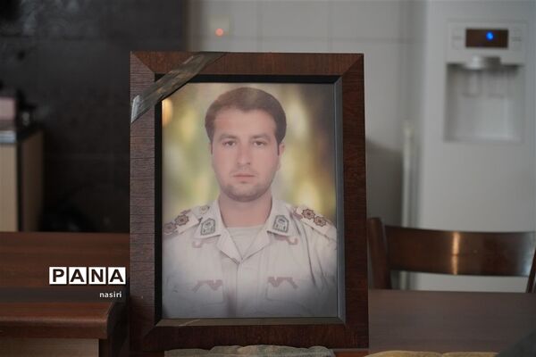 دیدار مدیر‌کل آموزش و پرورش استان اصفهان با خانواده شهید اسماعیل‌زاده