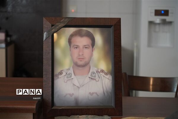 دیدار مدیر‌کل آموزش و پرورش استان اصفهان با خانواده شهید اسماعیل‌زاده