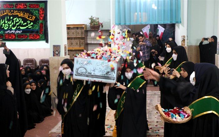 استقبال دانش‌آموزان شاهد «رضویه» قم از شهید گمنام