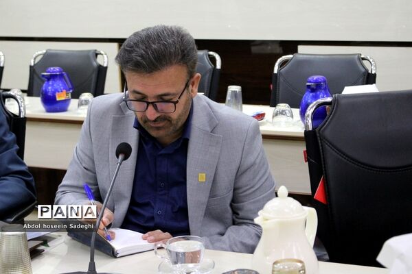 جلسه شورای معاونان اداره‌کل آموزش و پرورش استان بوشهر