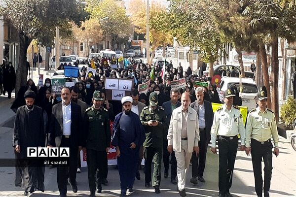 خروش دانش‌آموزان شهر کلات در پاسخ به اغتشاشات اخیر در کشور