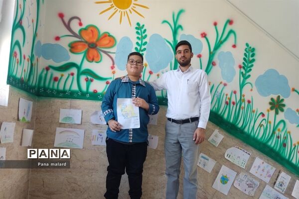 برپایی نمایشگاه نقاشی در دبستان ولی محمدی صفادشت