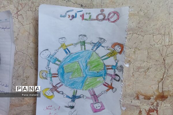 برپایی نمایشگاه نقاشی در دبستان ولی محمدی صفادشت