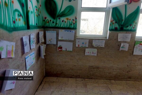 برپایی نمایشگاه نقاشی در دبستان ولی محمدی صفادشت