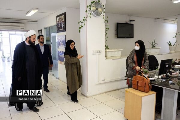 بازدید مشاور وزیر و دبیر ستاد همکاری‌های حوزه علمیه و آموزش و پرورش از خبرگزاری پانا