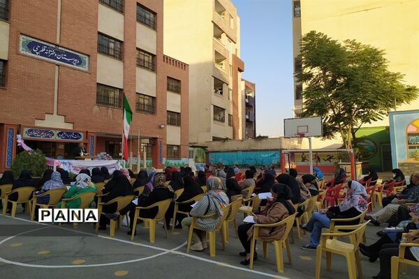 برگزاری انتخابات انجمن اولیا و مربیان دبیرستان قلم چی