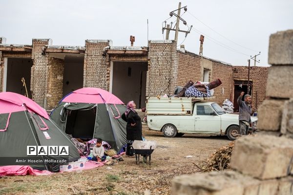 مناطق زلزله زده خوی؛ آغاز عملیات آواربرداری