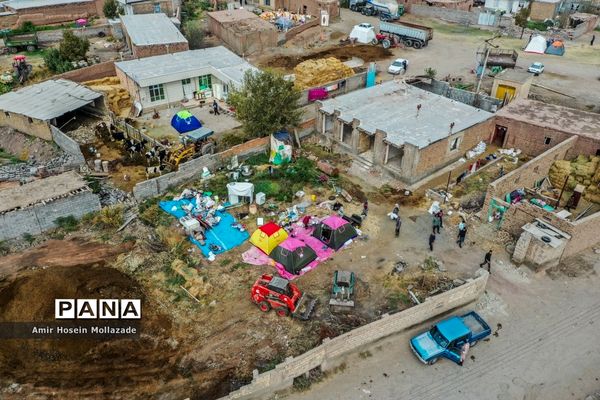 مناطق زلزله زده خوی؛ آغاز عملیات آواربرداری