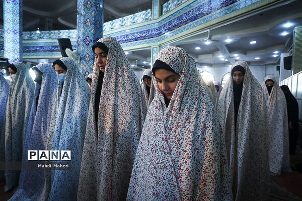 برگزاری نماز جماعت دانش‌آموزی طرح (نورچشم)