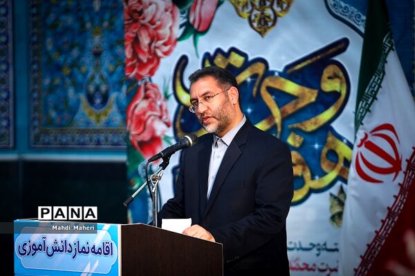 برگزاری نماز جماعت دانش‌آموزی طرح (نورچشم)
