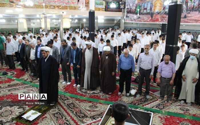 نمازهای جماعت در مدارس، موجب گام برداشتن در اعتلای فرهنگ نماز می‌شود