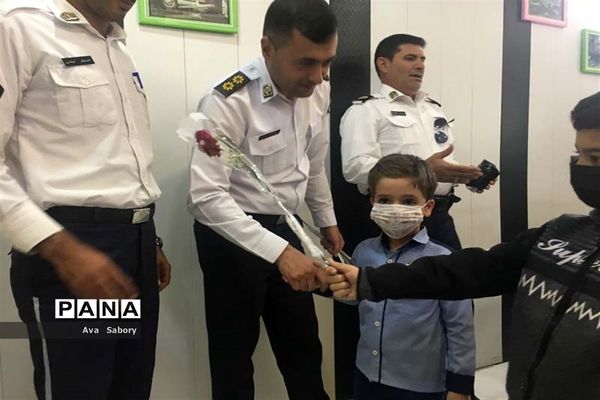 تقدیر از مدافعان امنیت در آباده