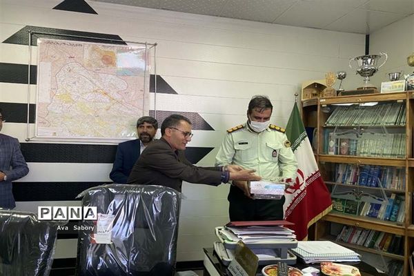 تقدیر از مدافعان امنیت در آباده