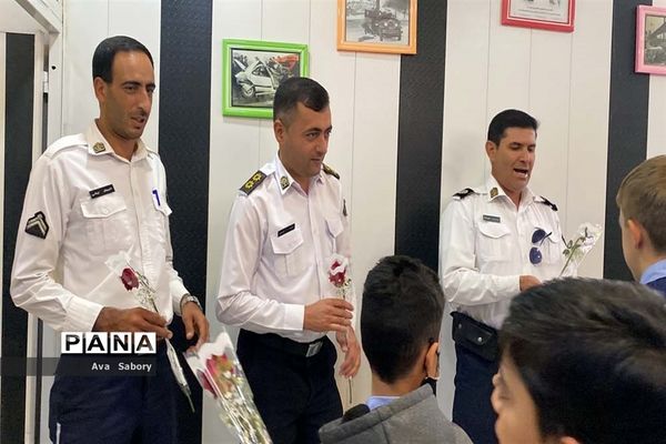 تقدیر از مدافعان امنیت در آباده