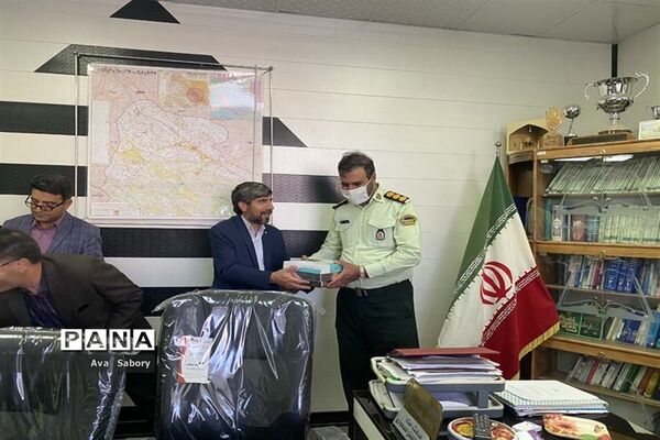 تقدیر از مدافعان امنیت در آباده
