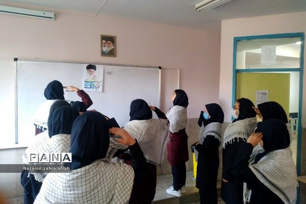 برگزاری پویش لبیک با رهبر در مدارس رودهن