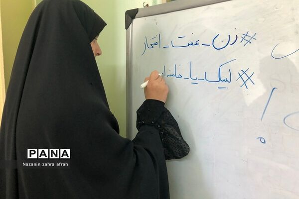 برگزاری پویش لبیک با رهبر در مدارس رودهن