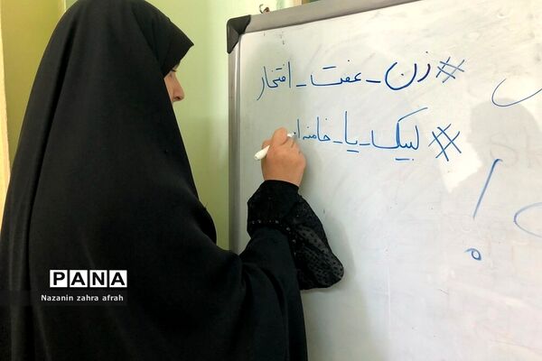برگزاری پویش لبیک با رهبر در مدارس رودهن