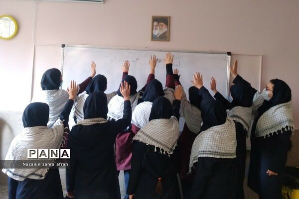 برگزاری پویش لبیک با رهبر در مدارس رودهن